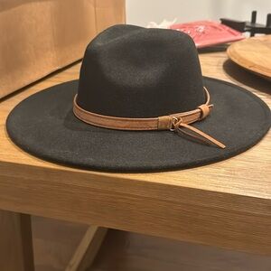 Wide brim felt hat